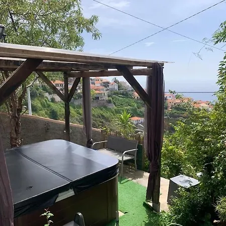 Feriehus Granny House Madeira *